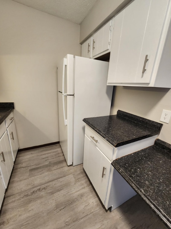 Building Photo - 1103 W Maple St