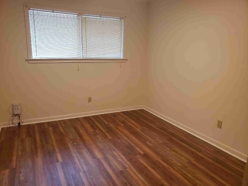 Building Photo - 420 Kim Dr