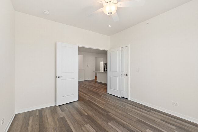 Building Photo - 64 Olympus Dr