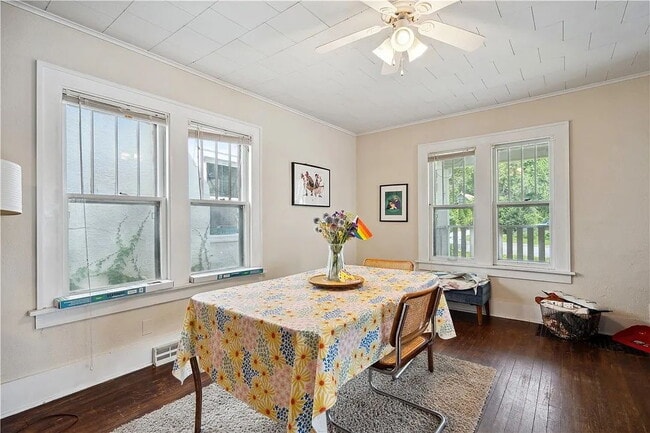 Building Photo - 1020 28th St