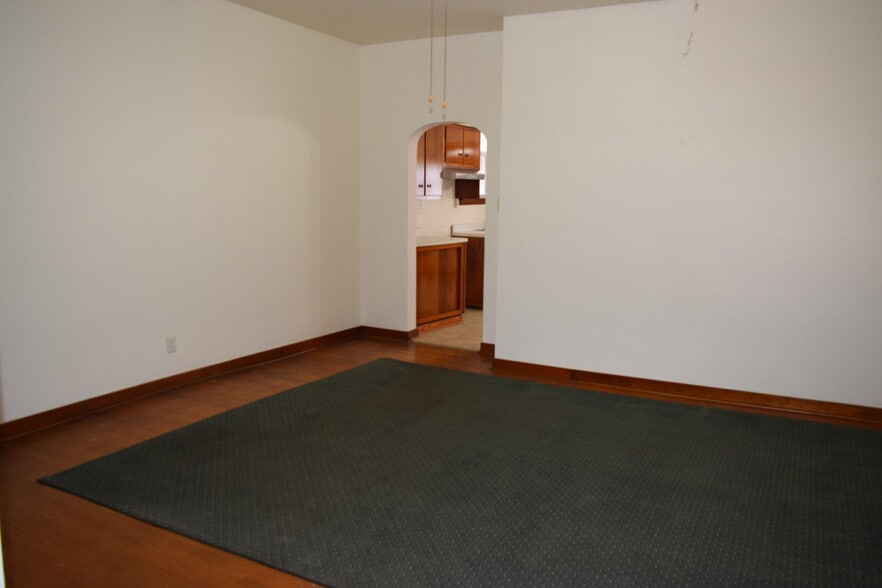 Building Photo - 861 Brackenridge Ave