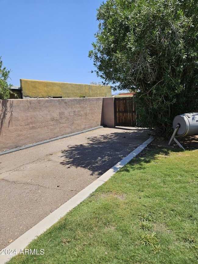 Building Photo - 9450 N 35th St