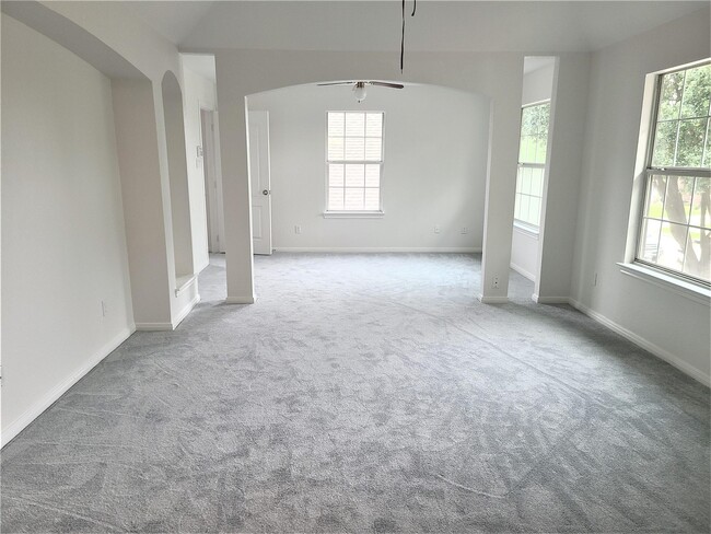 Building Photo - 10026 Gil Jr Ln