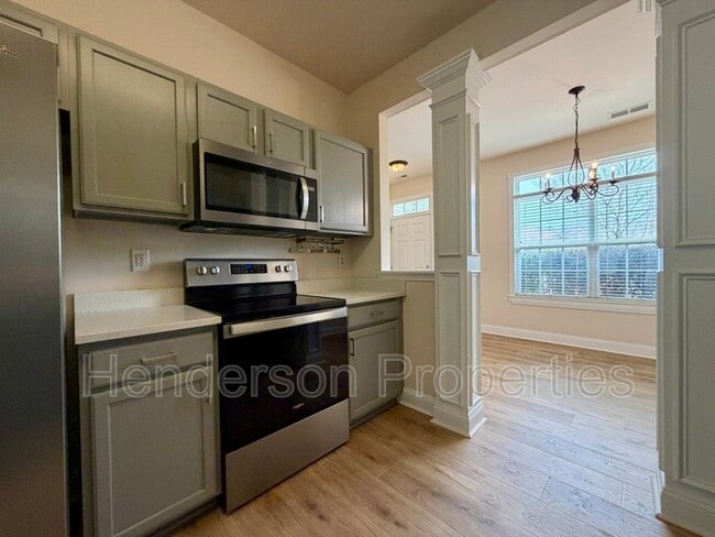 Building Photo - 14008 Lyon Hill Ln