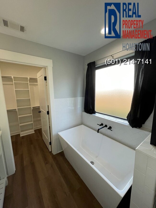 Building Photo - 1775 Hobbiton Cir