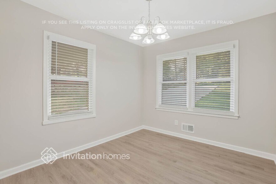 Building Photo - 2859 Monterey Dr