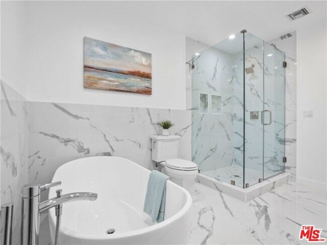 Building Photo - 17601 Rhoda St