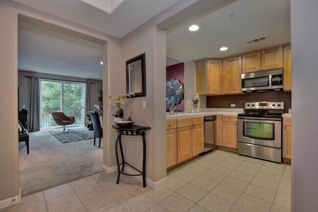 Building Photo - 809 Auzerais Ave