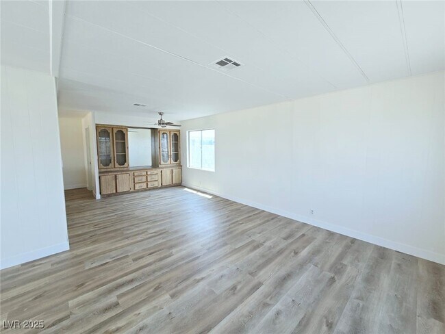 Building Photo - 220 Hopi Ln