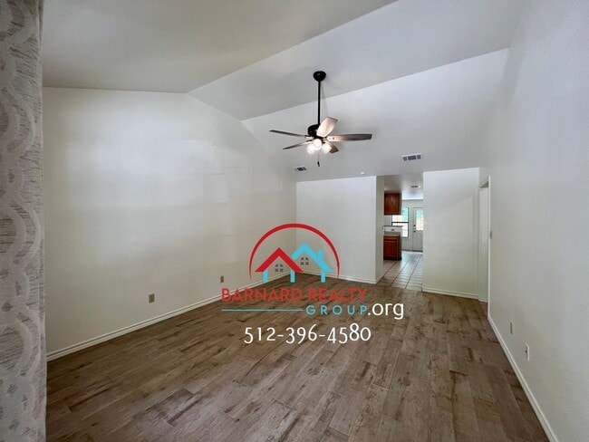 Building Photo - Available July 25: Well Maintained 3/2 Duplex
