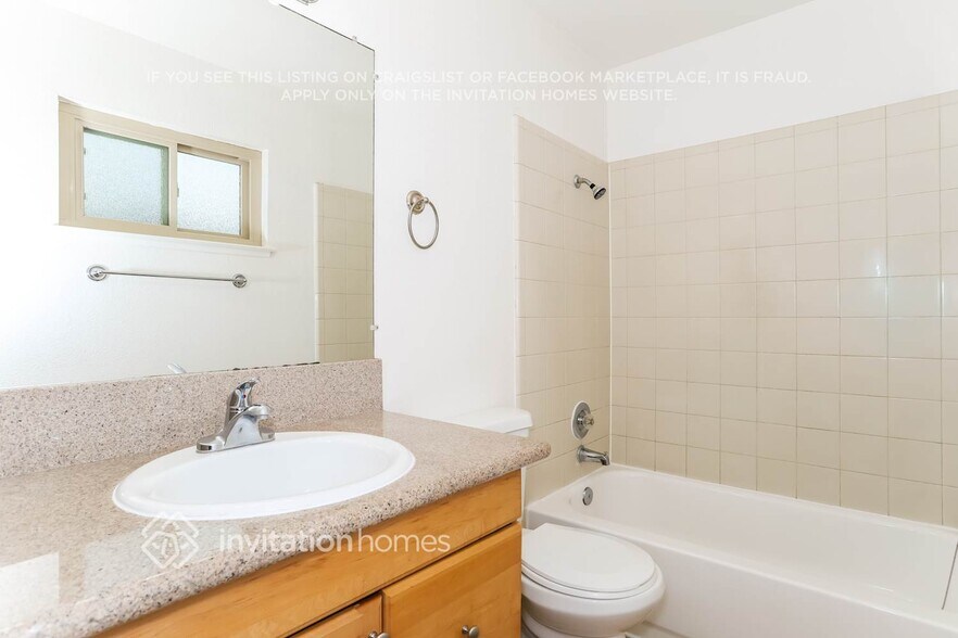 Building Photo - 9926 Burline St