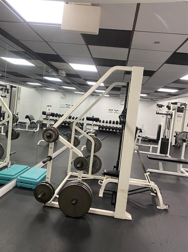 Building Photo - 555 NE 15th St