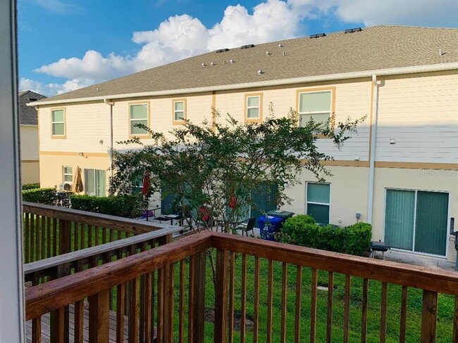 Building Photo - 3853 Hampstead Ln