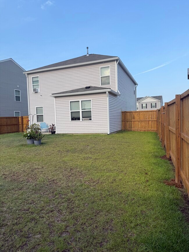 Building Photo - 307 Black Birch Dr