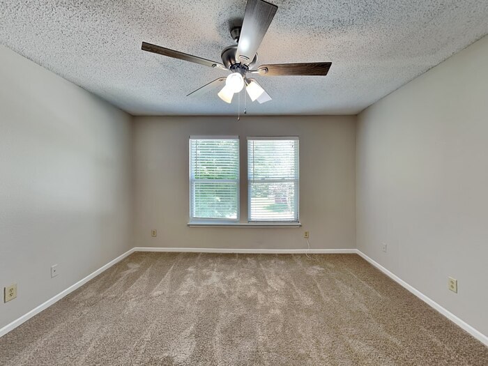 Building Photo - 6917 Earlswood Dr