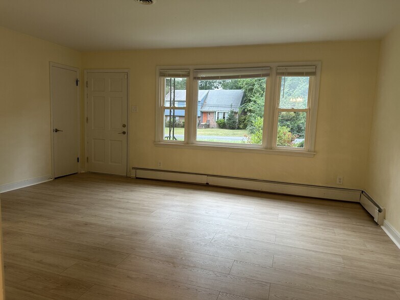 Living room - 2317 Francine Rd