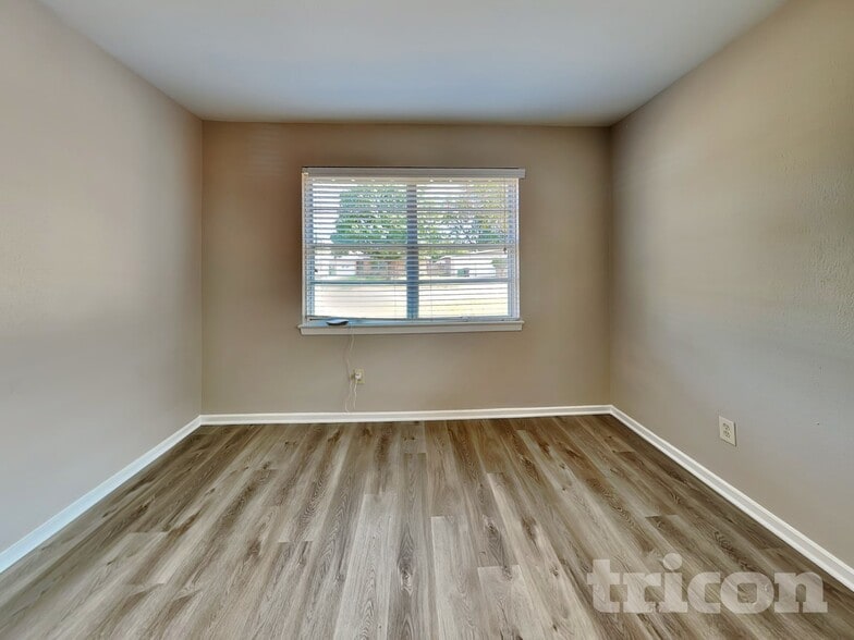 Building Photo - 5619 Nina Lee Ln