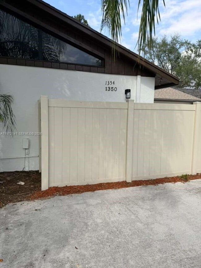 Building Photo - 1350 Periwinkle Pl