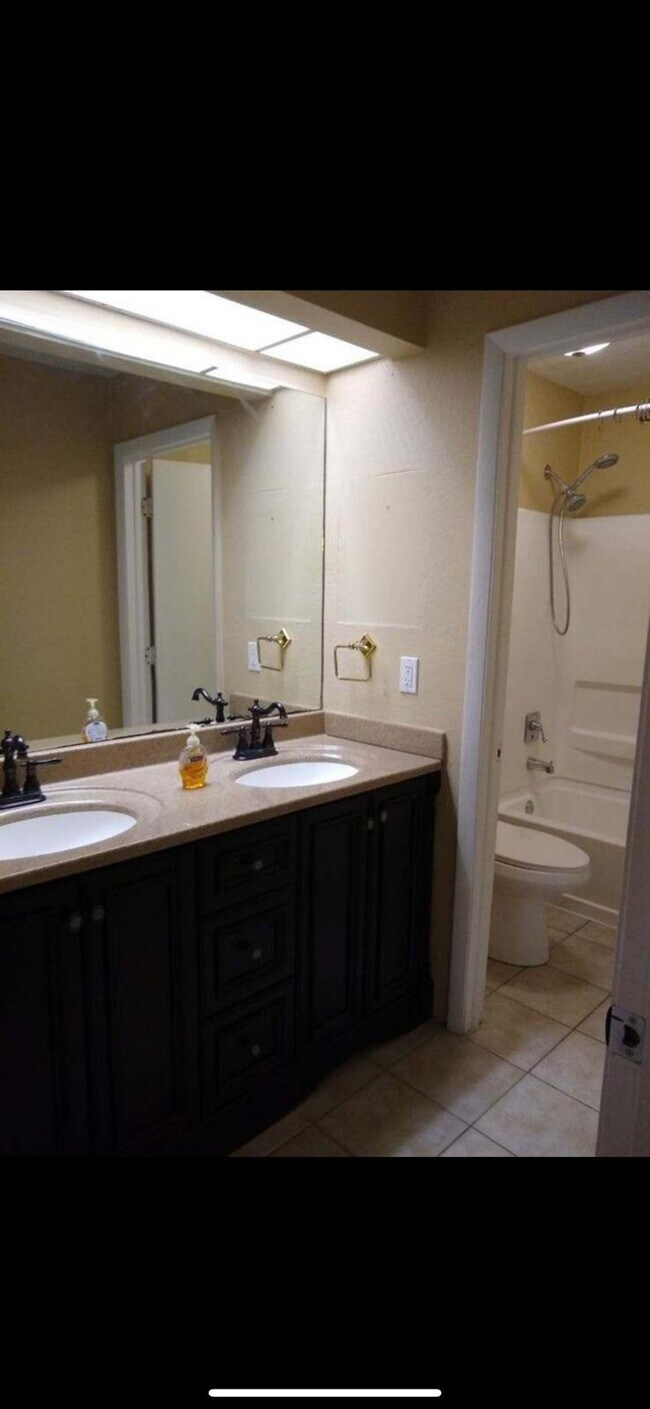 Building Photo - 13405 Arbor Pointe Cir