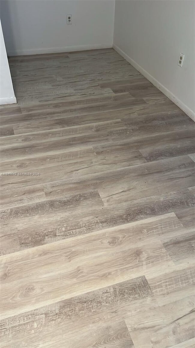 Building Photo - 9863 SW 117th Pl