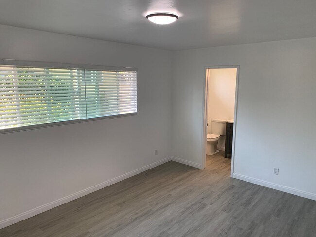 Building Photo - 4334 W 145th St