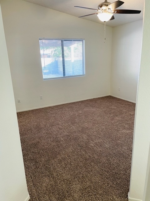 Building Photo - HOUSE FOR RENT