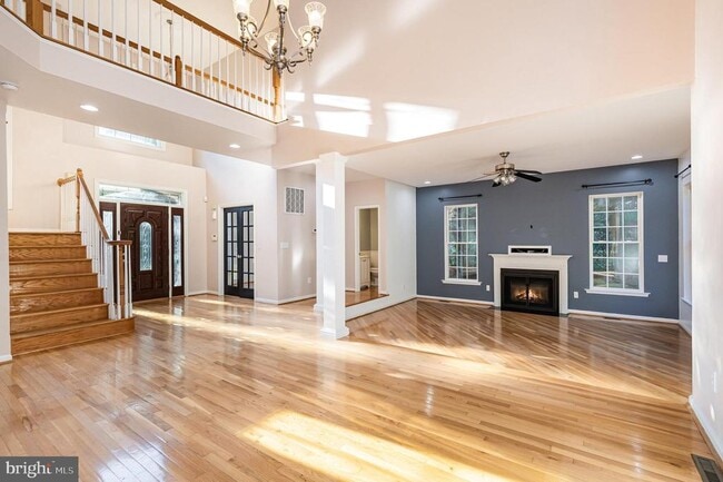 Primary Photo - 9212 Isle of Laurels