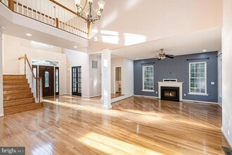 Building Photo - 9212 Isle of Laurels