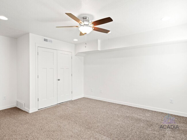 Building Photo - Modern 3BR Apt with Attached Garage & Stunning Mountain Views – Vineyard, UT