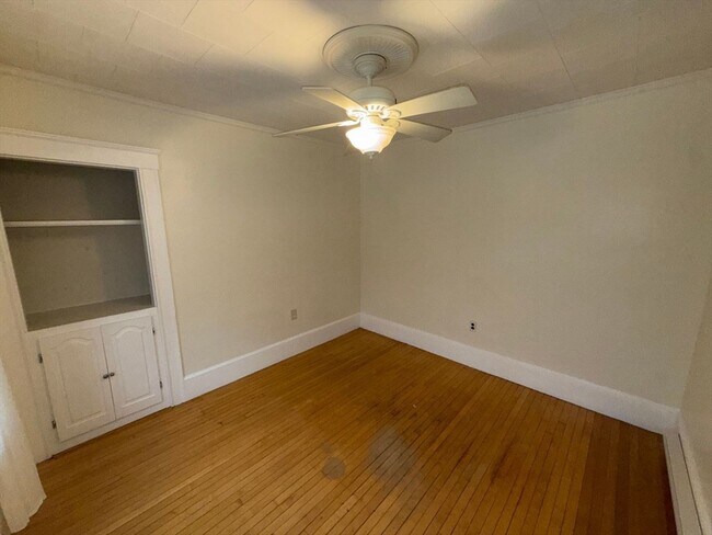 Building Photo - 36 2nd St