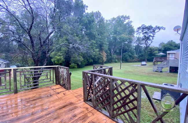 Building Photo - 415 Furman Rd