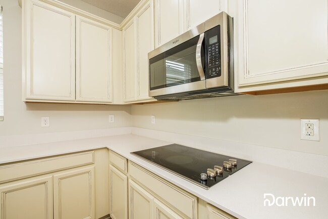 Building Photo - 2430 Sanderling St