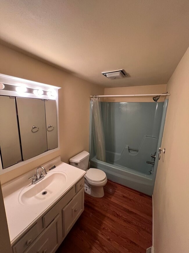 Building Photo - Check out this 3 bedroom 3 bath home for lease