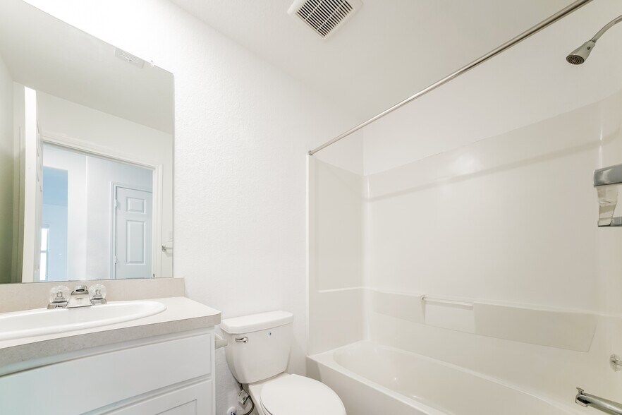 Building Photo - 1718 Campos Ct