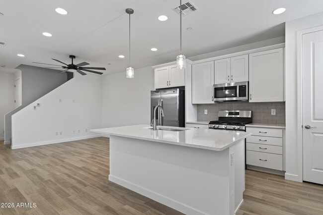 Building Photo - 2779 Claire Dr