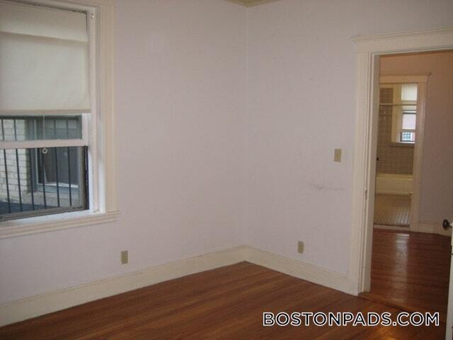 Building Photo - 137 Park Dr