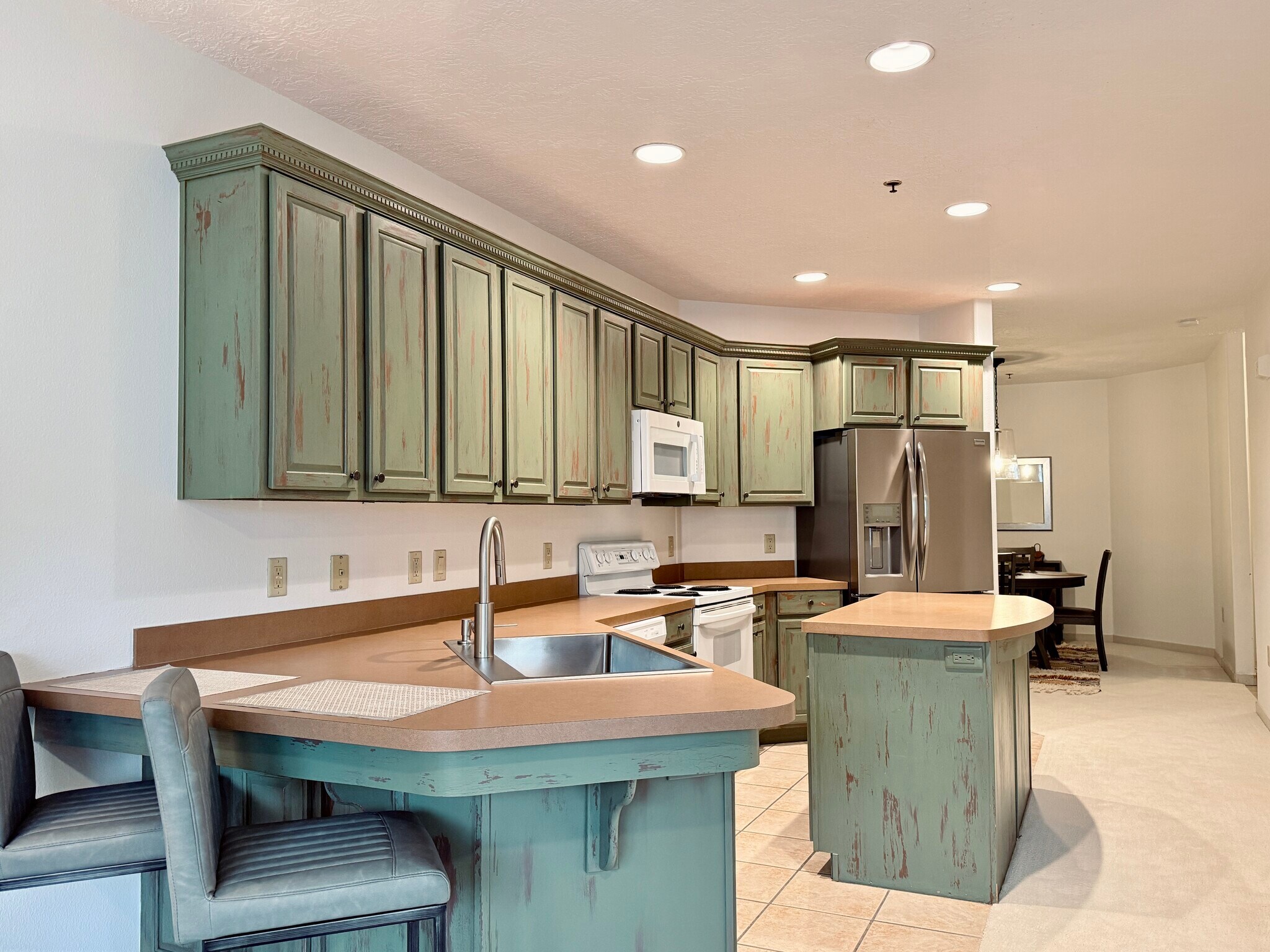 Building Photo - 1325 S Hwy 89