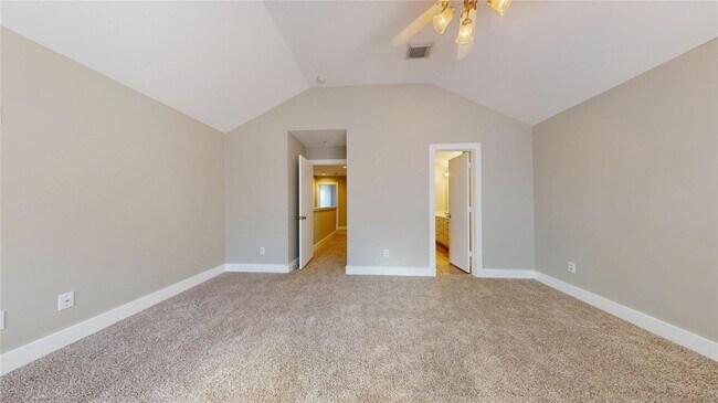 Building Photo - 8715 Meadowcroft Dr