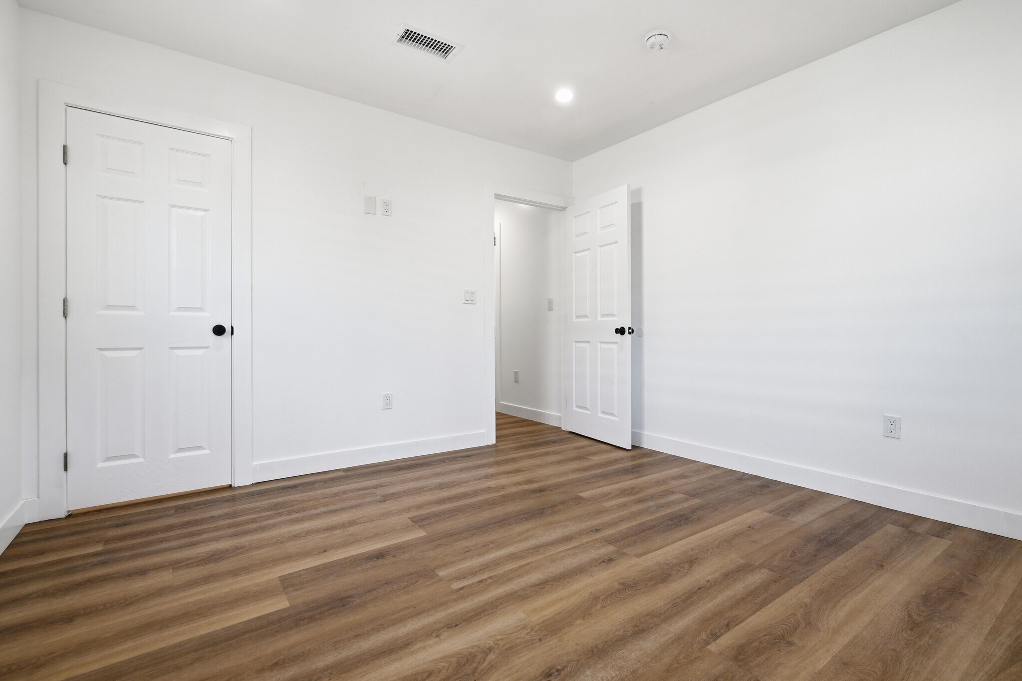 Building Photo - 6616 Denver Ave