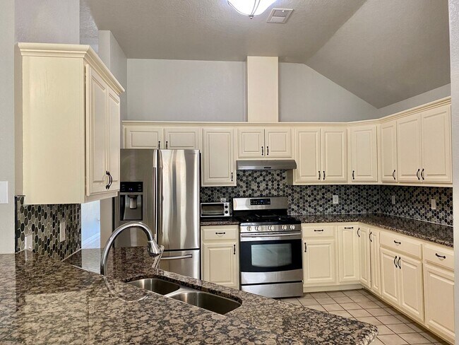 Building Photo - 4 Bed 2.5 Bath in NW OKC // Deer Creek Schools