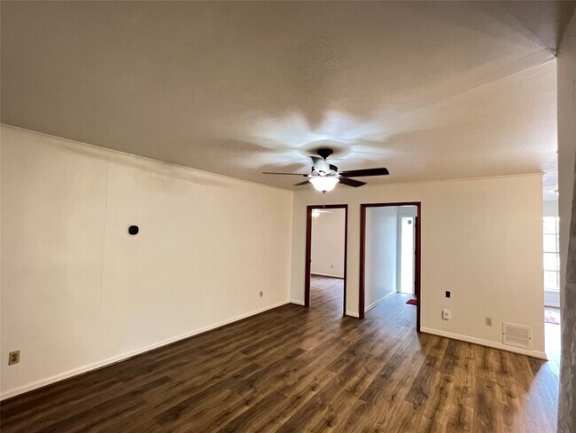 Building Photo - 2232 Ripple Creek Dr