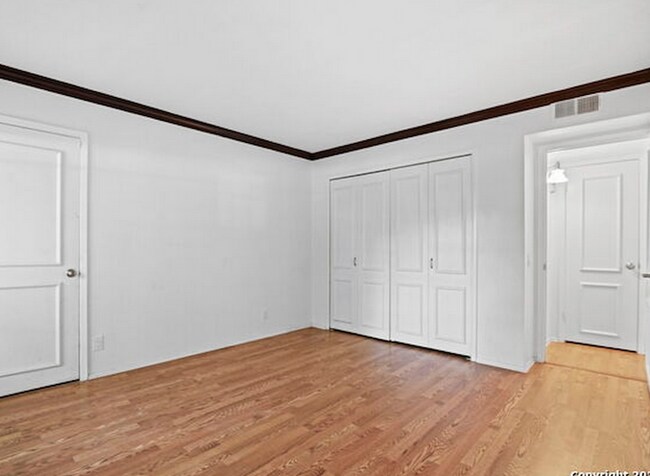 Building Photo - 7834 Broadway-1605.02