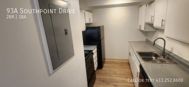 Building Photo - 93 Southpoint Dr