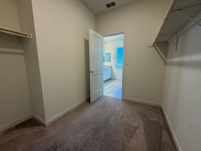 Building Photo - Beautiful 3-Bedroom Home in Anatolia