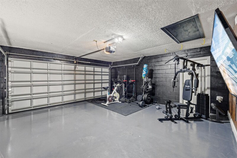 Building Photo - 10253 Allenwood Dr