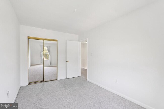 Building Photo - 14844 Cherrydale Dr