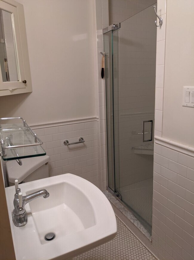 Building Photo - Back Bay FURNISHED 1 bedroom for 9/1