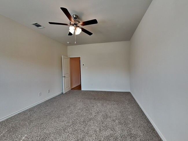 Building Photo - 2020 Saddle Way