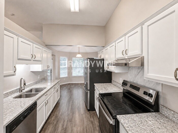 Building Photo - 5597 Blackburg Dr