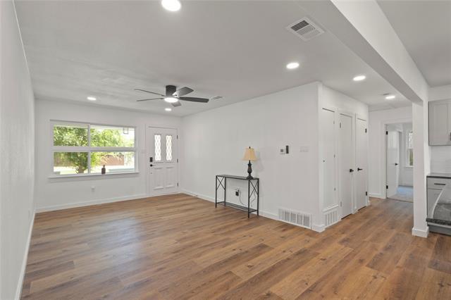 Building Photo - 10325 Maylee Blvd